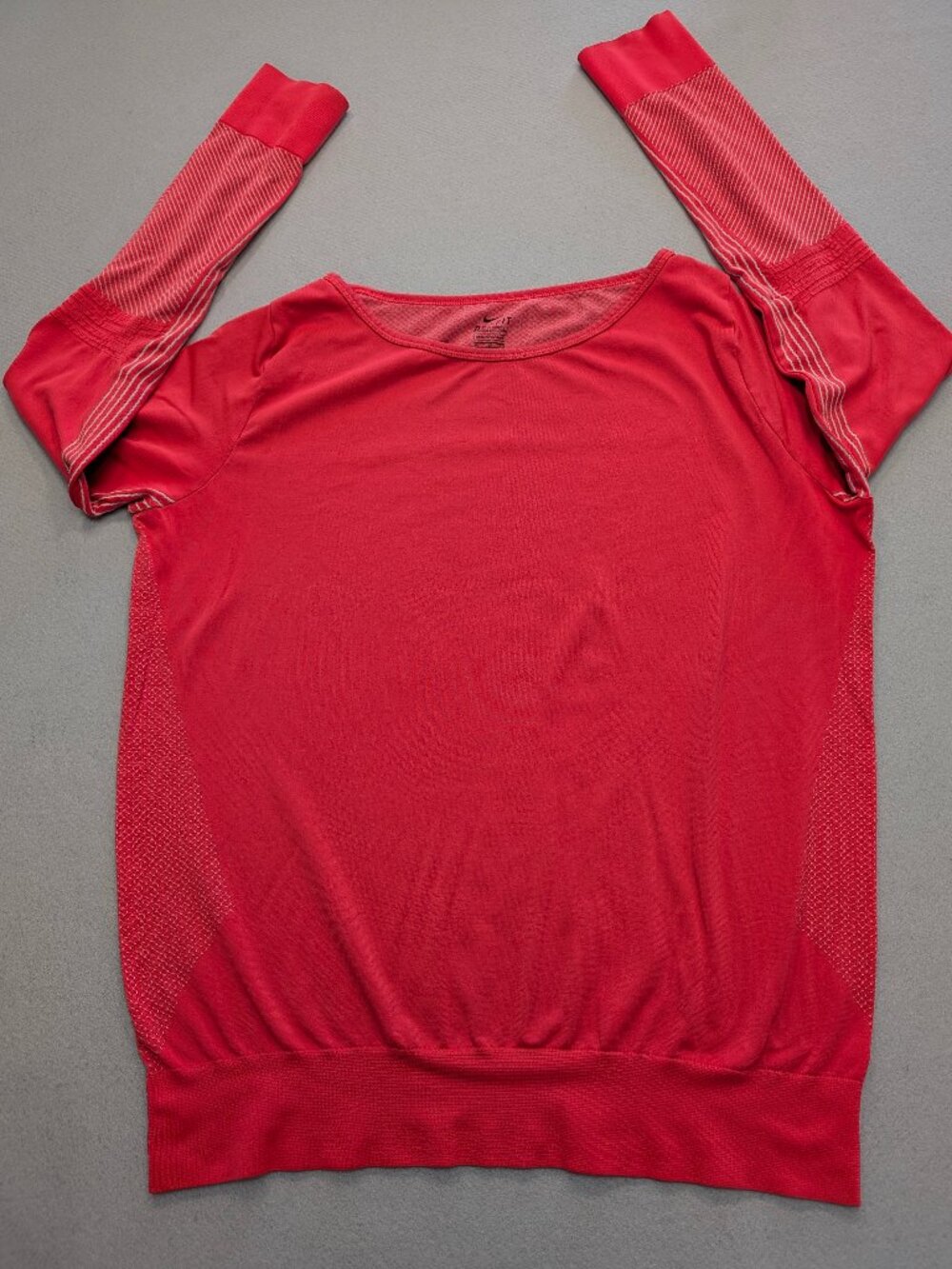 Nike Dri-FIT Red Long Sleeve Athletic Top XL
